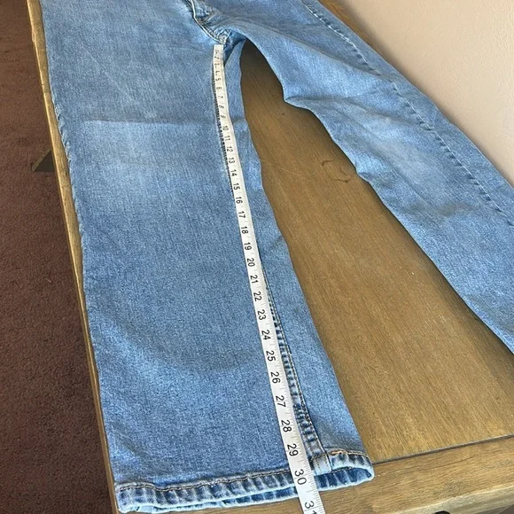 Levi’s Classic Light Blue Men's Jeans. Size 38X32 - Picture 9 of 9